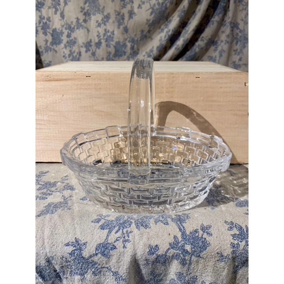 Clear Glass Basket - Perfect for Spring or Easter! - Picture 7 of 10